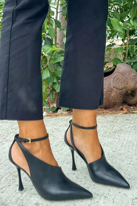 DÉCOLLETÉ A PUNTA CON CINTURINO