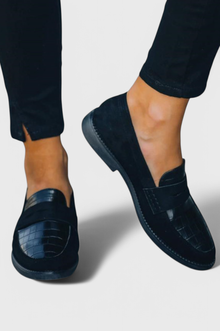 Aphra - Classic Black Loafers