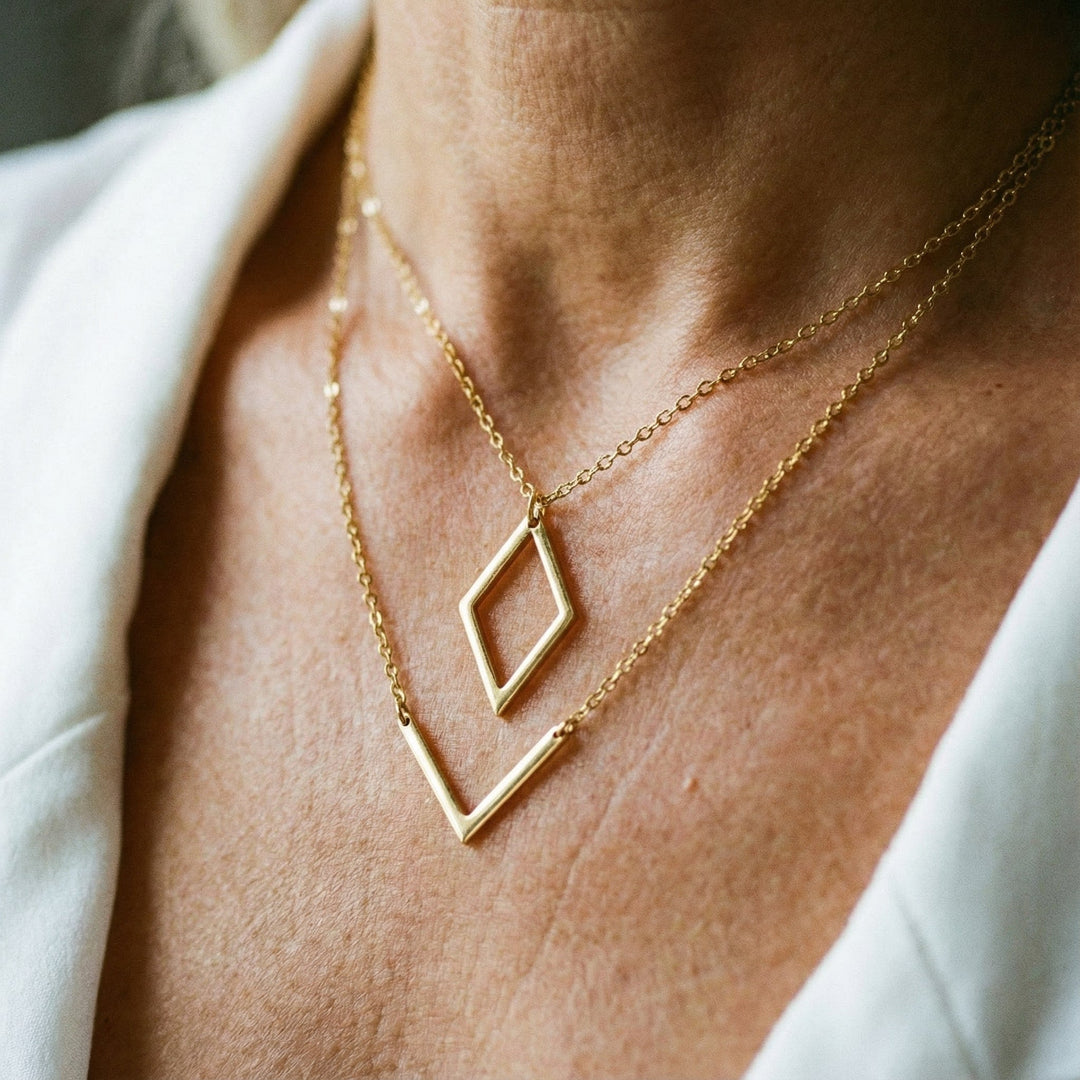 Salome - Geometric V Pendant Necklace