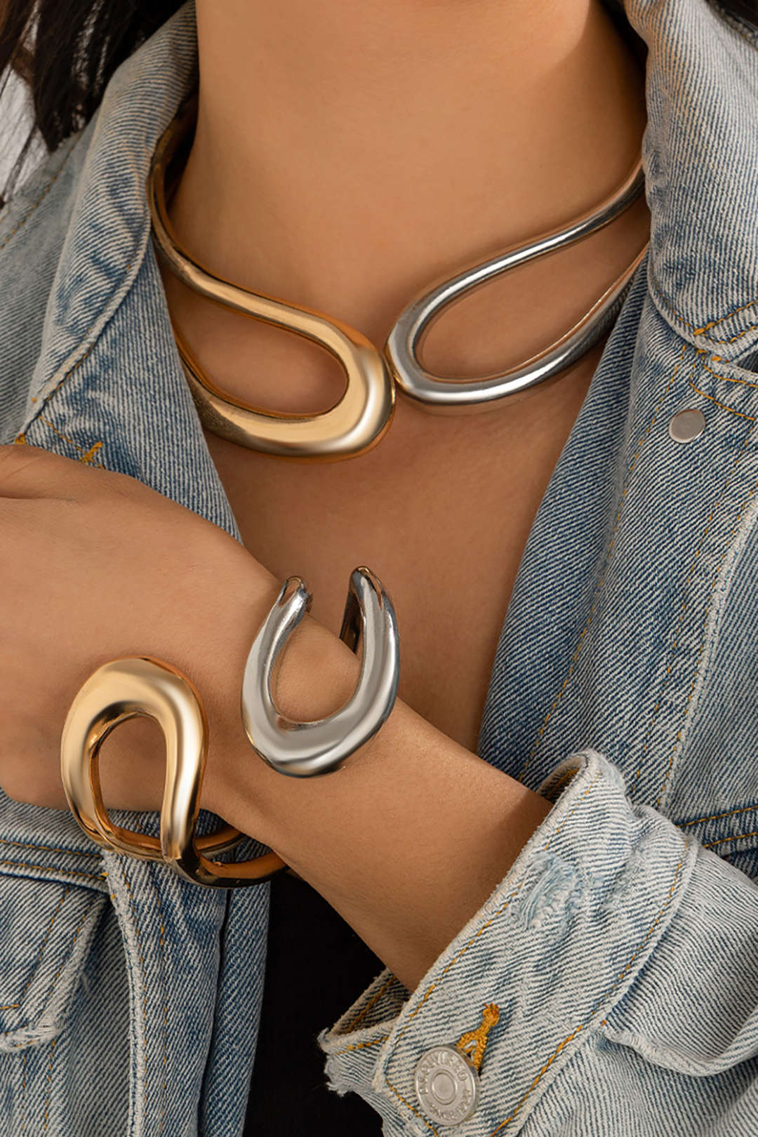 Annora - Asymmetric Cut-Out Bracelet